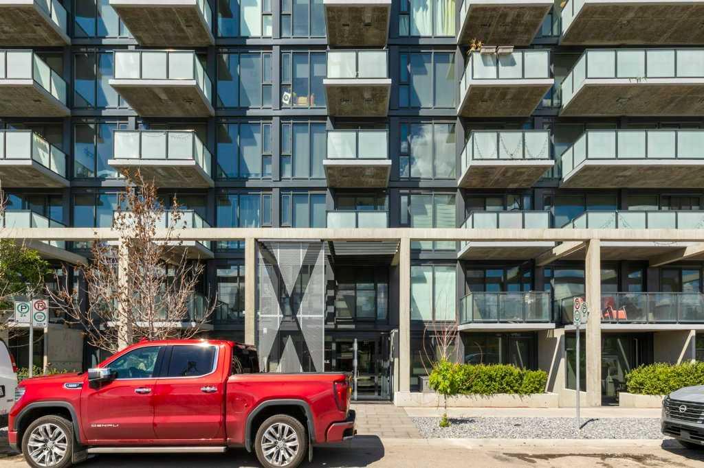 Picture for 308, 327 9A Street NW