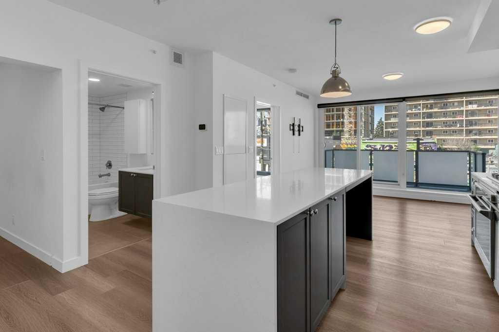 Picture for 308, 327 9A Street NW