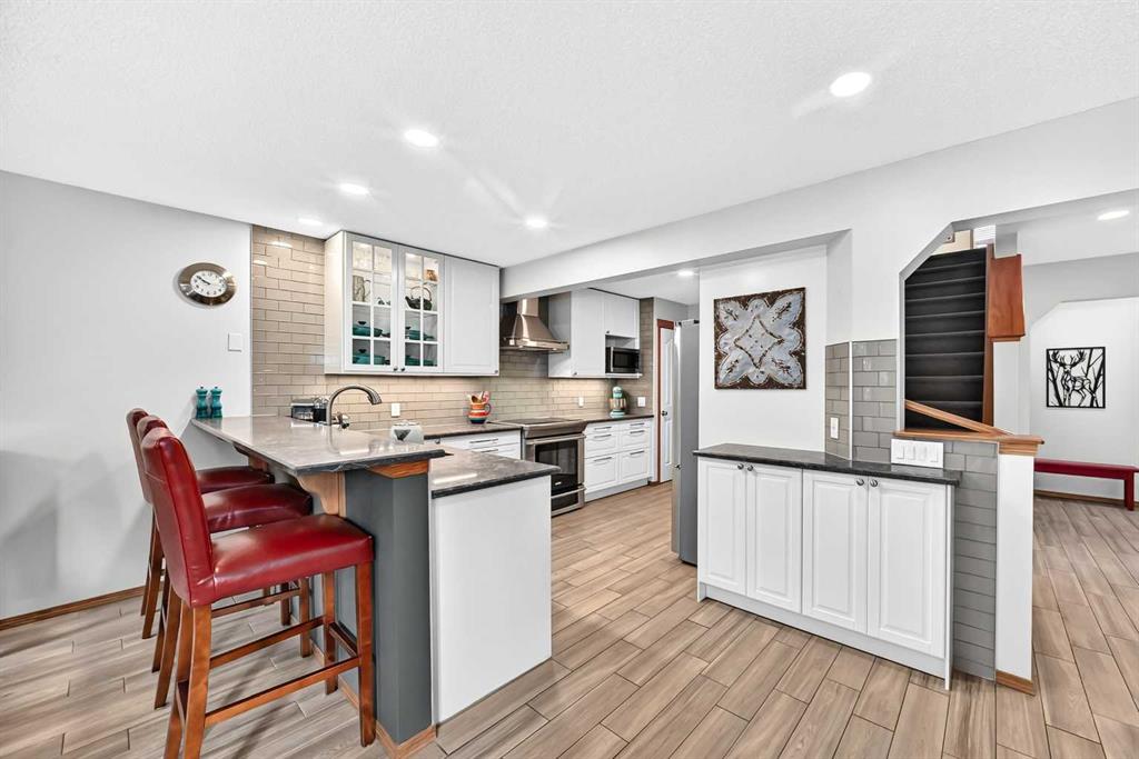 Picture for 7919 Cougar Ridge Avenue SW