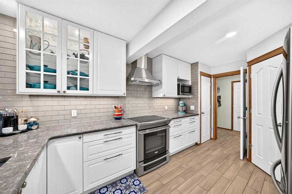 Picture for 7919 Cougar Ridge Avenue SW