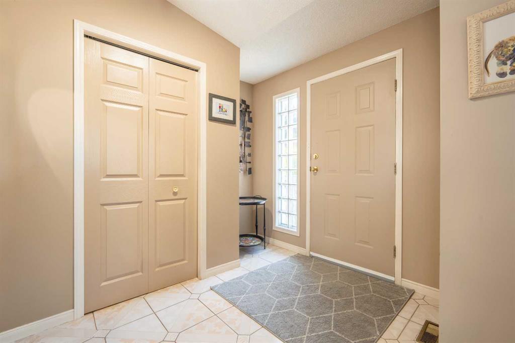 Picture for 128 Sunvale Crescent SE