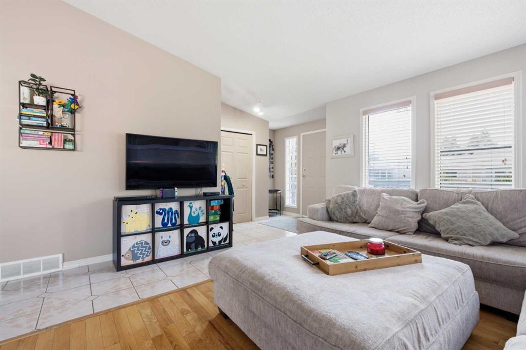 Picture for 128 Sunvale Crescent SE