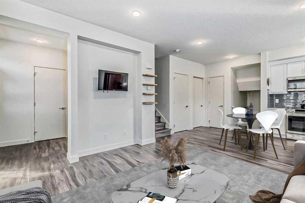 Picture for 3302, 100 Walgrove Court SE