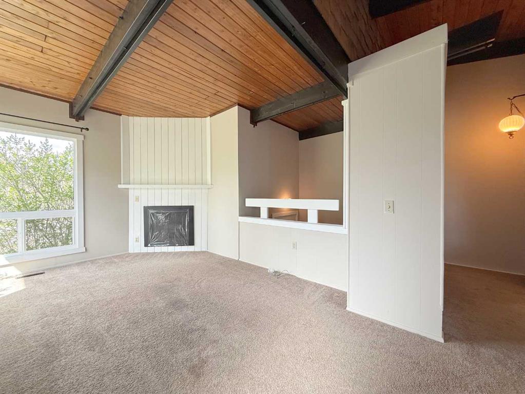 Picture for 92 Queen Isabella Close SE