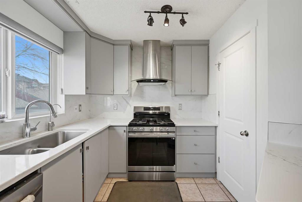 Picture for 98 Panatella Hill NW