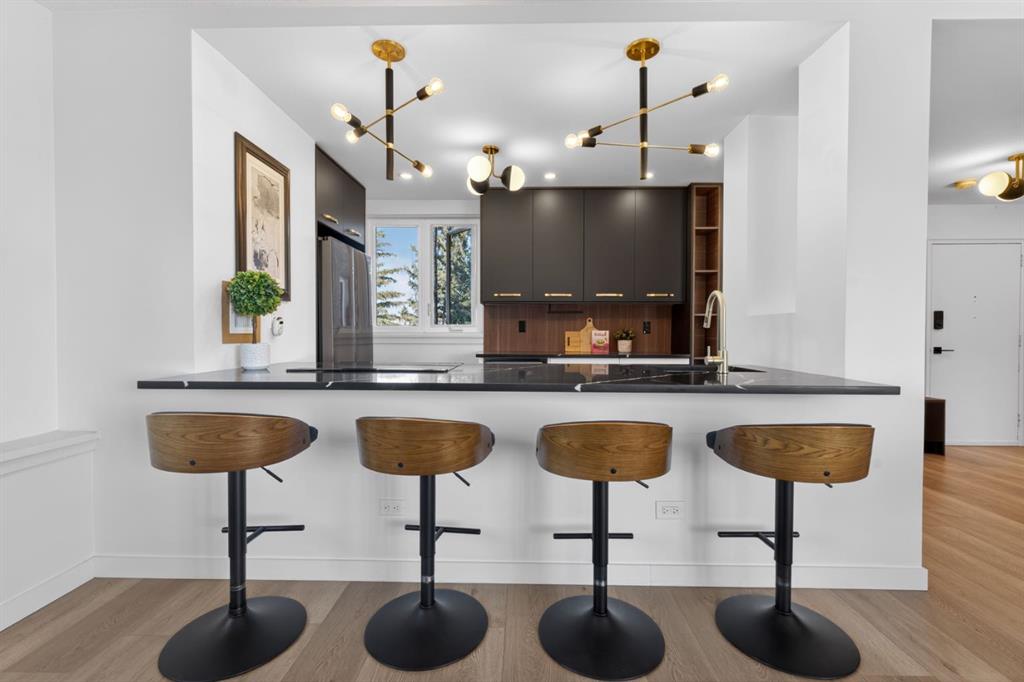 Picture for 401, 3204 Rideau Place SW
