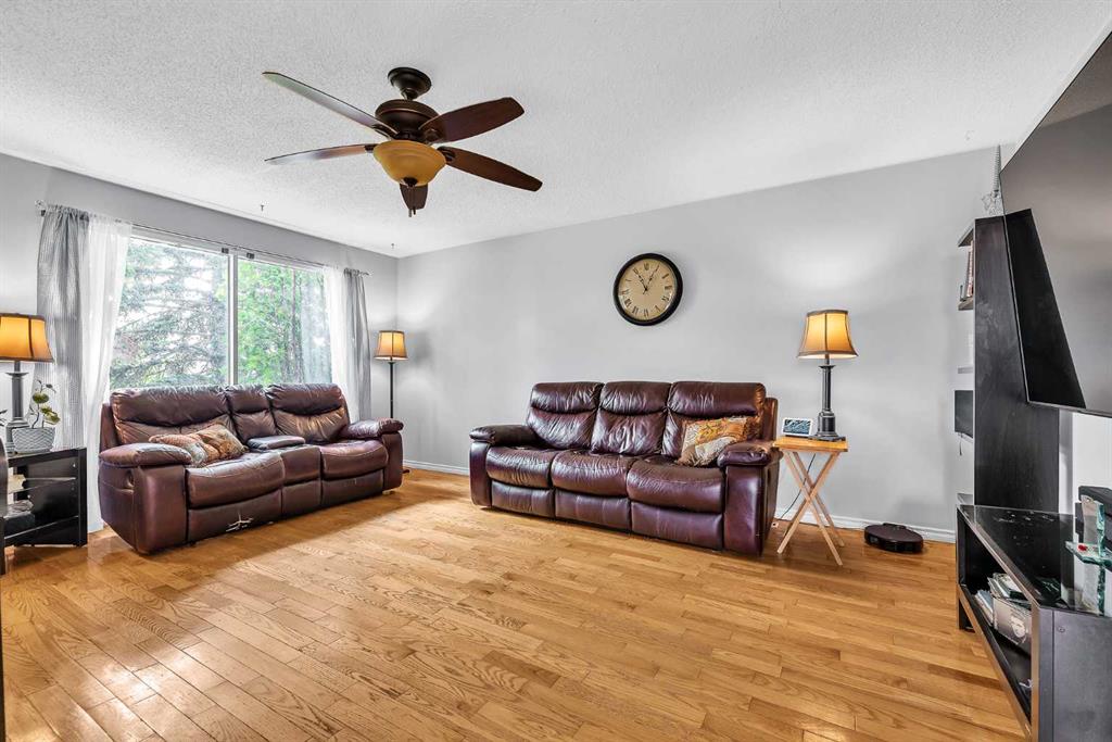 Picture for 215 ERIN WOODS Drive SE