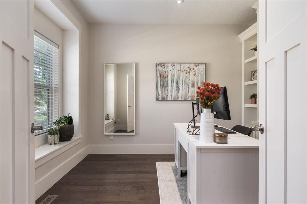 Picture for 313 Centre Avenue SE