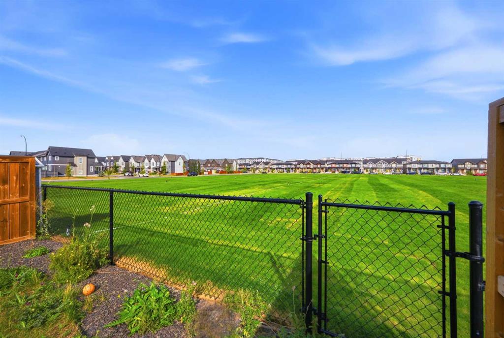 Picture for 186 Carringvue Park NW