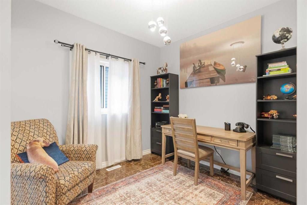 Picture for 126 Saddlecrest Way NE