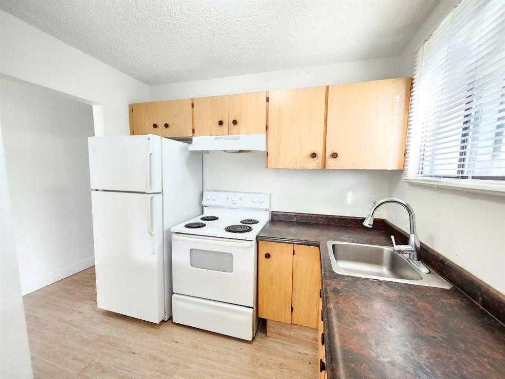 Picture for 423 3 Avenue NE