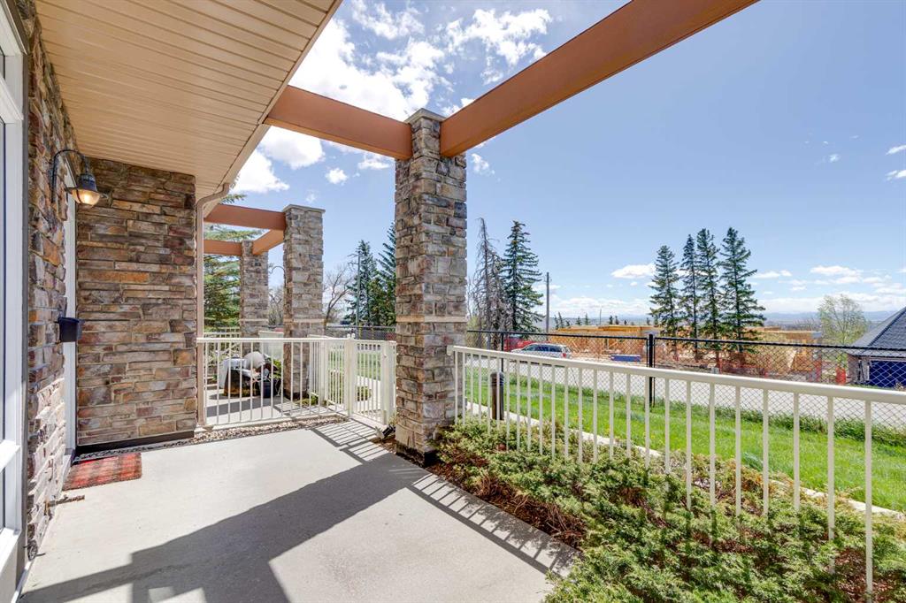 Picture for 7, 181 Rockyledge View NW