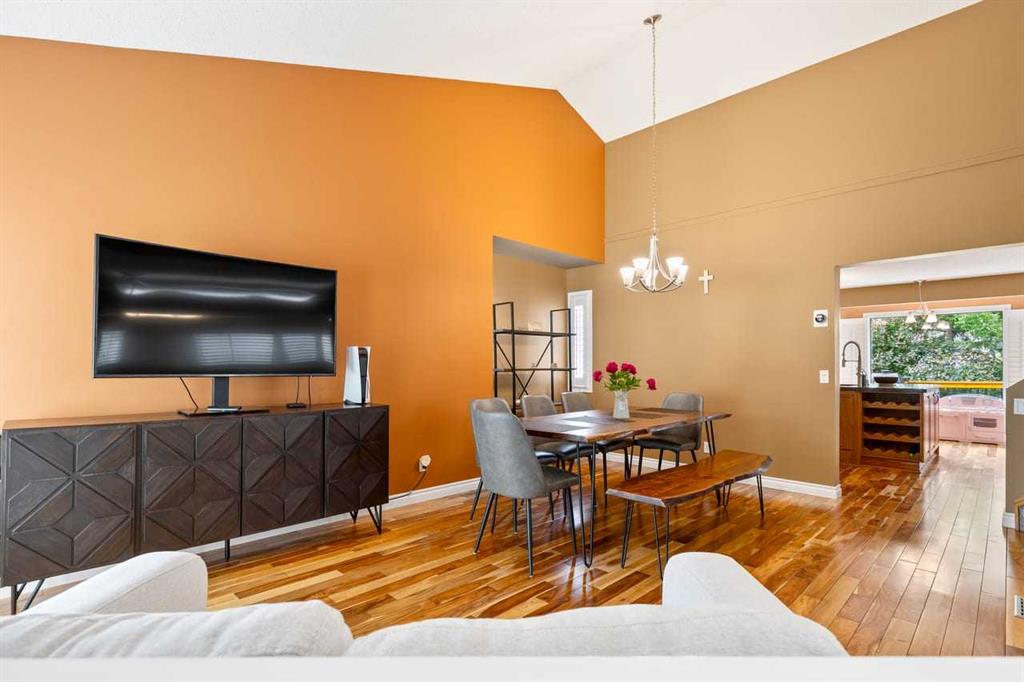Picture for 152 Douglas Glen Mews SE