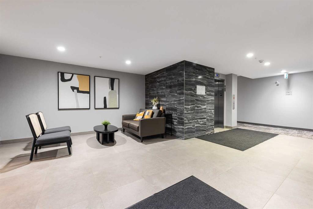 Picture for 105, 150 Shawnee Square SW