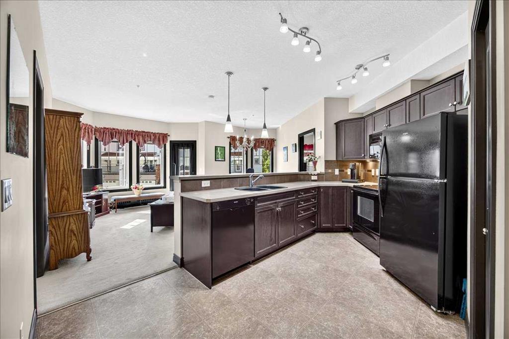Picture for 218, 30 Royal Oak Plaza NW