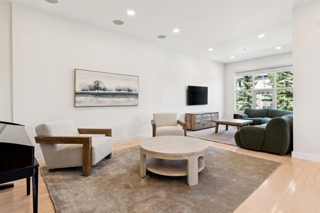 Picture for 424 Aspen Meadows Hill SW