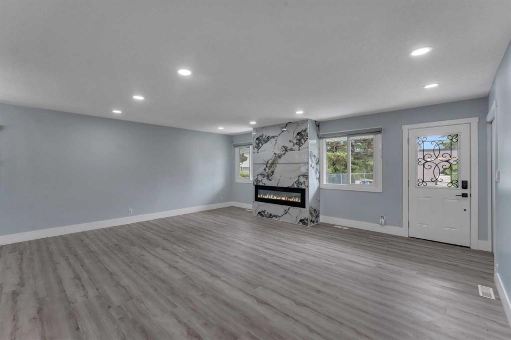 Picture for 2930 Oakmoor Crescent SW