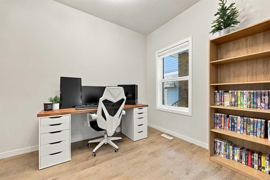 Picture for 186 Cranbrook Park SE