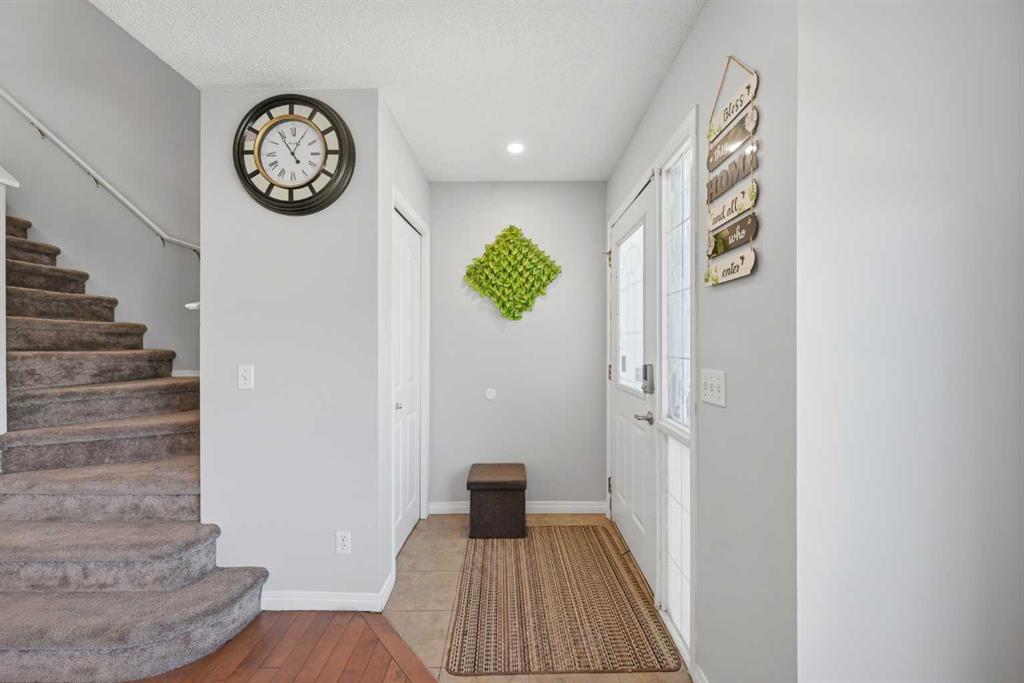 Picture for 33 Saddlecrest Close NE