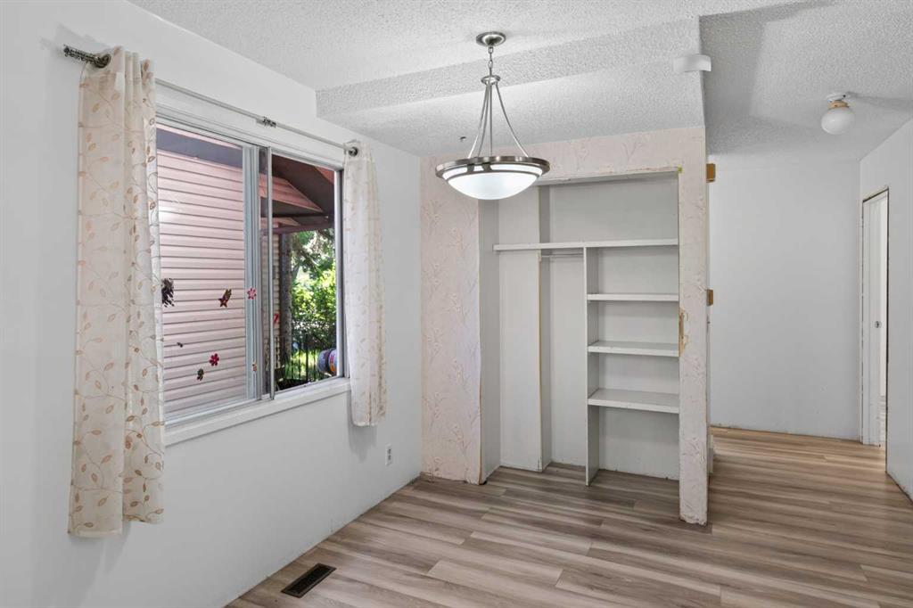 Picture for 558 Whitehill Place NE
