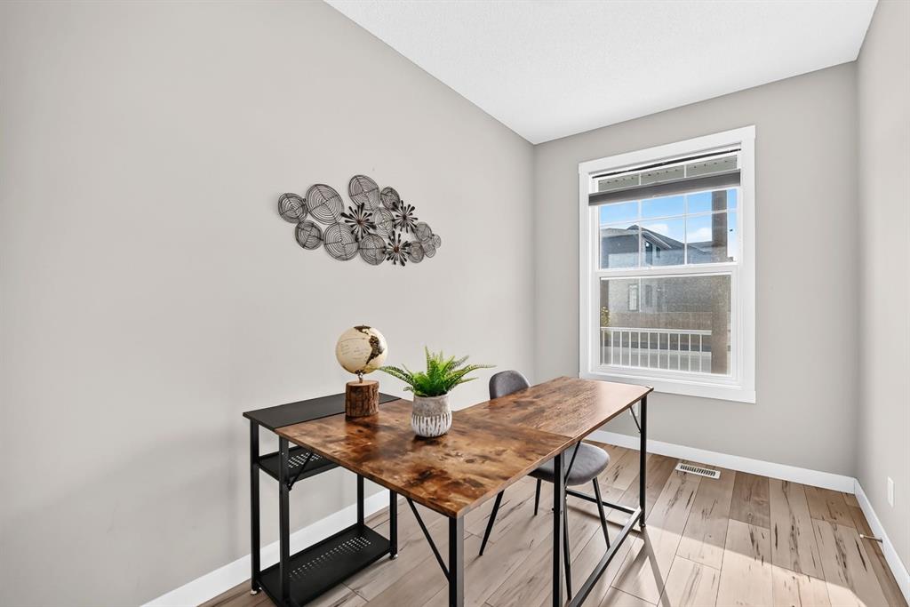 Picture for 166 Howse Common NE