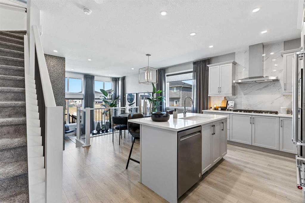 Picture for 124 Corner Glen Avenue NE