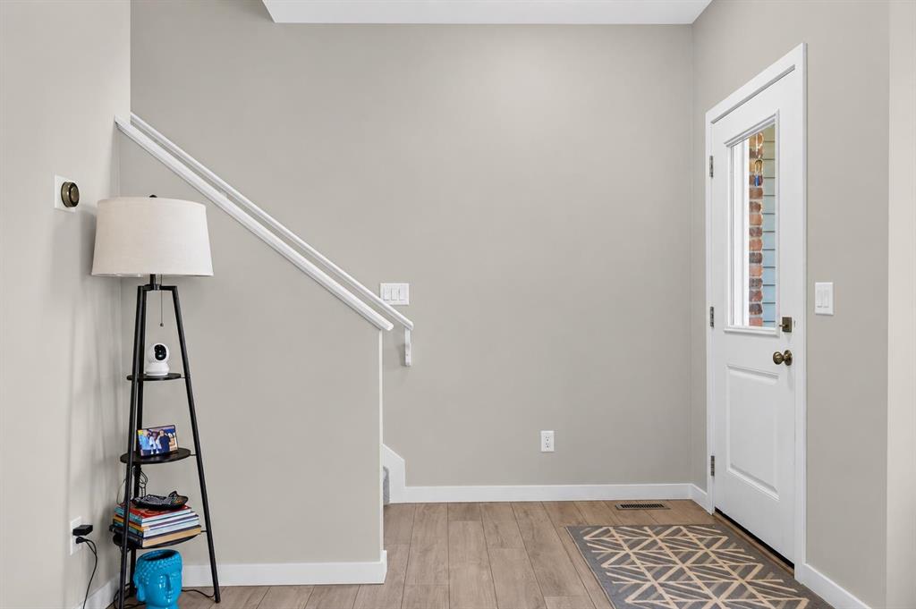 Picture for 1079  Lanark Boulevard SE
