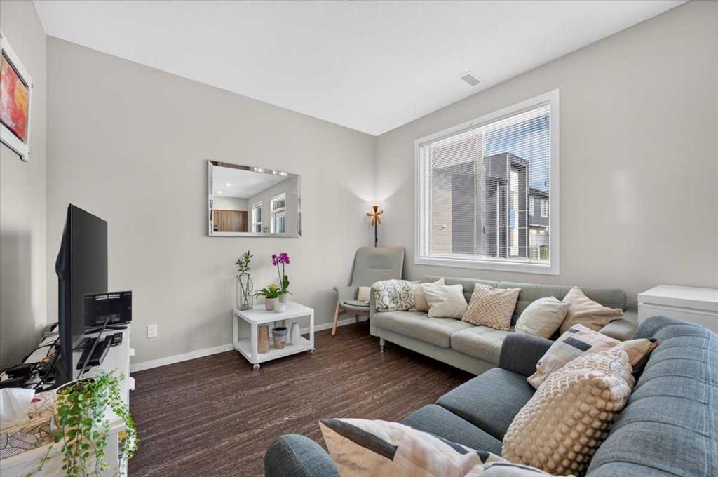 Picture for 204, 235 Redstone Walk NE