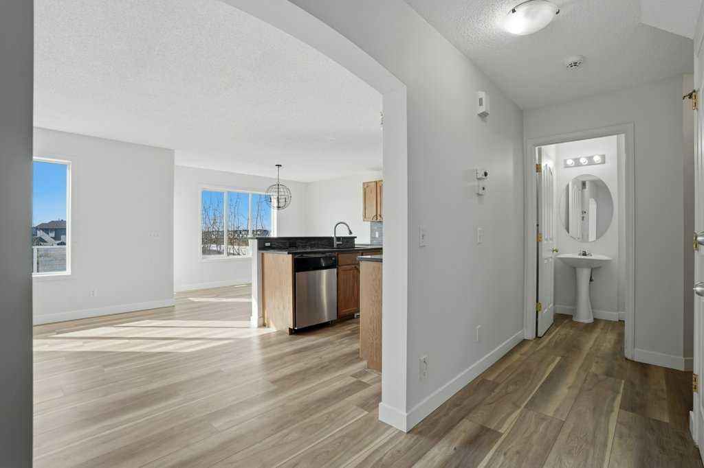 Picture for 53 Saddlecrest Place NE