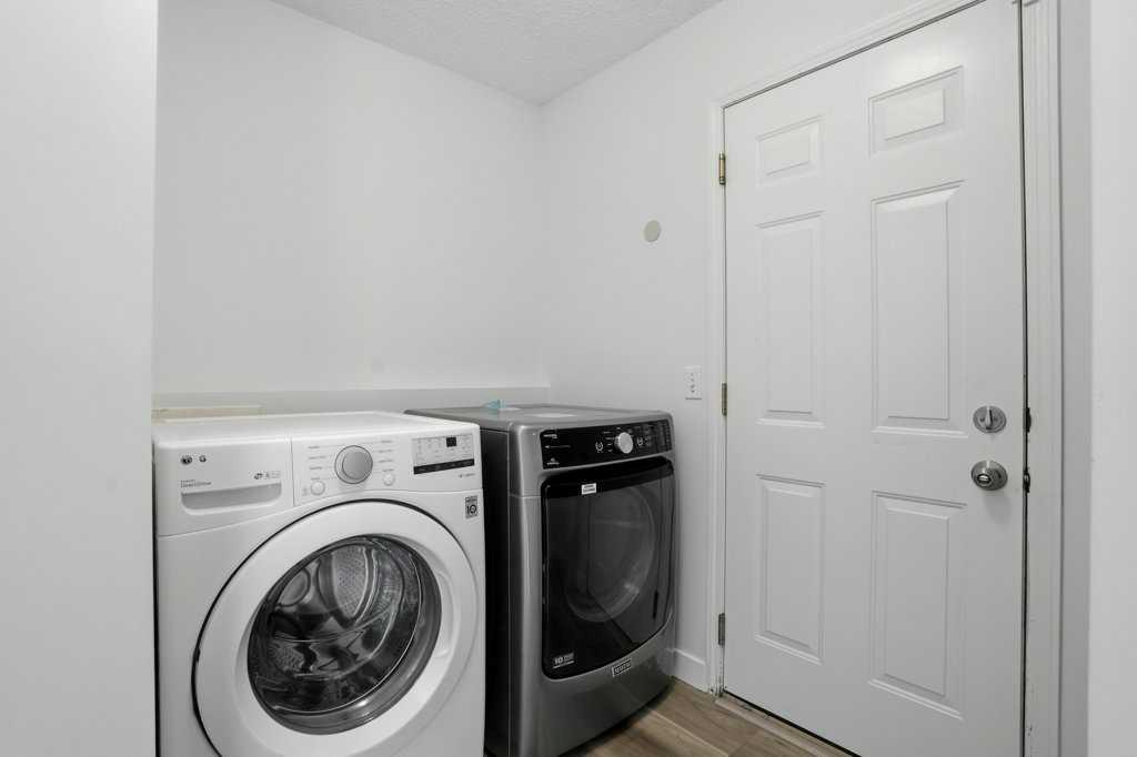 Picture for 53 Saddlecrest Place NE