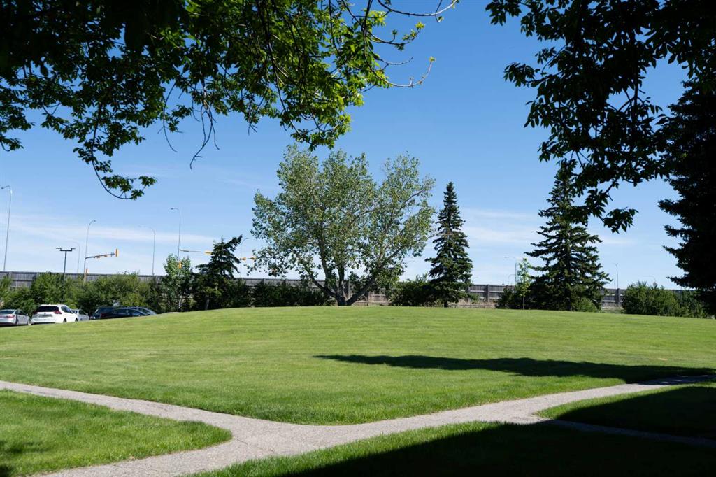 Picture for 17C, 80 Galbraith Drive SW