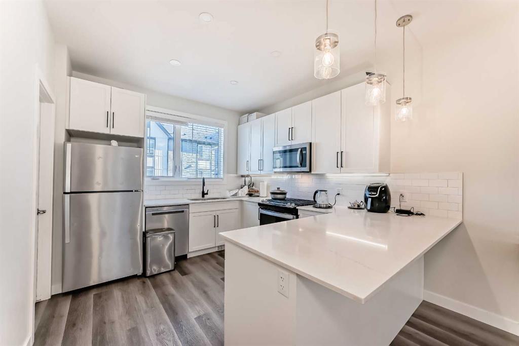 Picture for 30 Evanscrest Park NW
