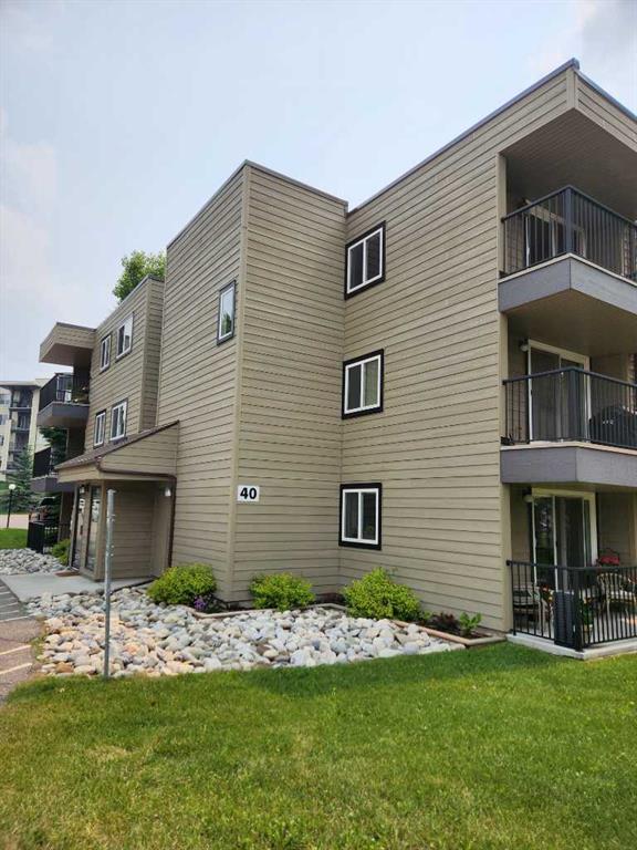 Picture for 201, 40 Glenbrook Crescent 