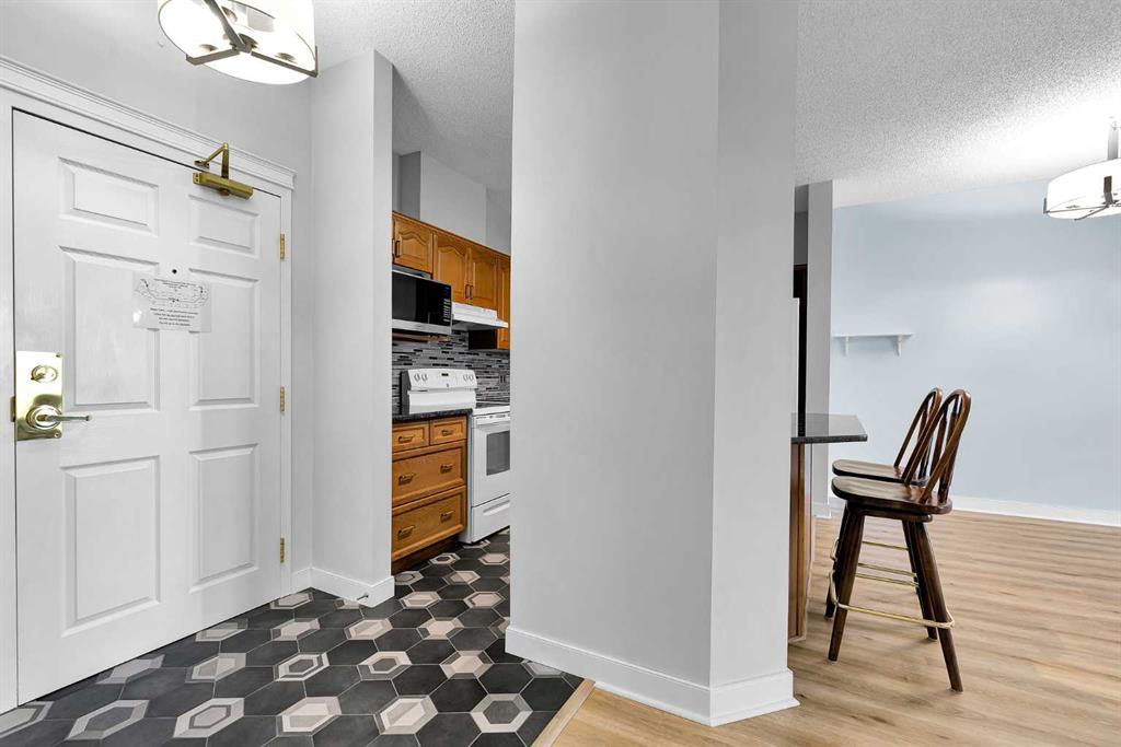Picture for 321, 5201 Dalhousie Drive NW
