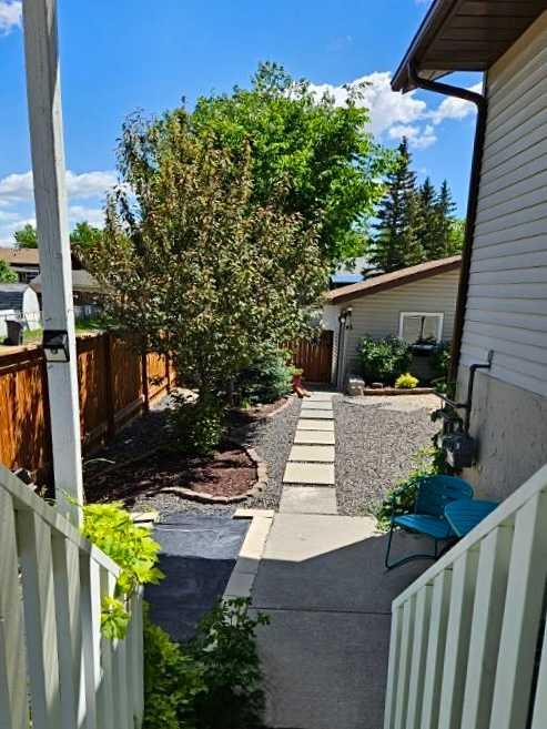 Picture for 1004 13 Street SE