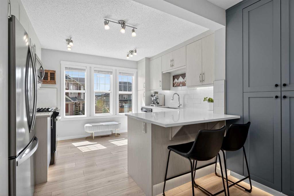 Picture for 228 Cranbrook Square SE