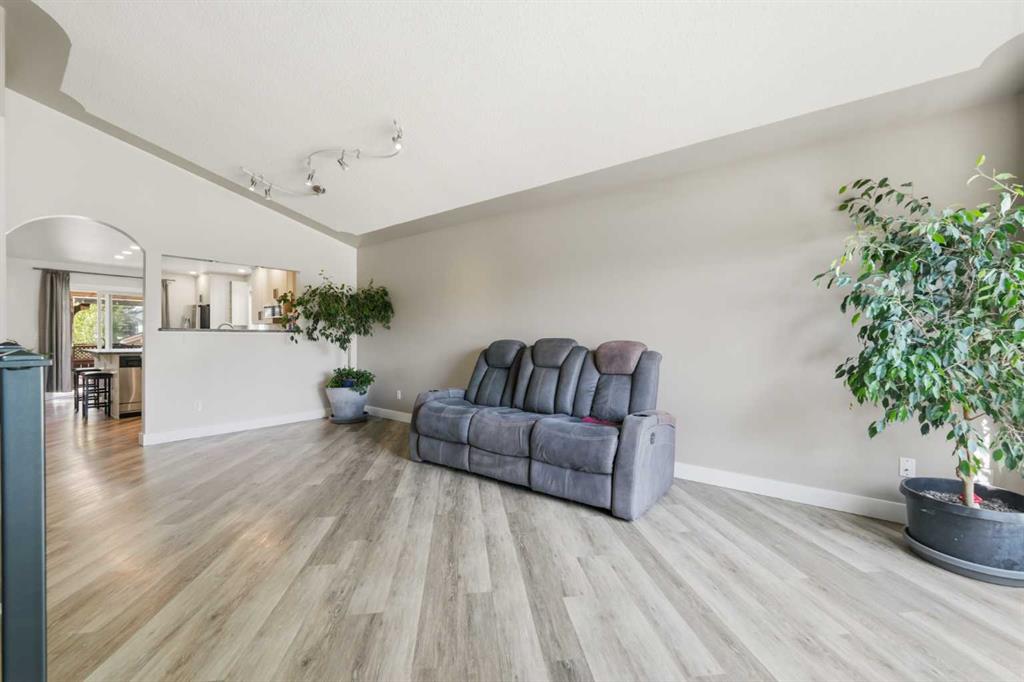 Picture for 206 Highwood Village Place NW