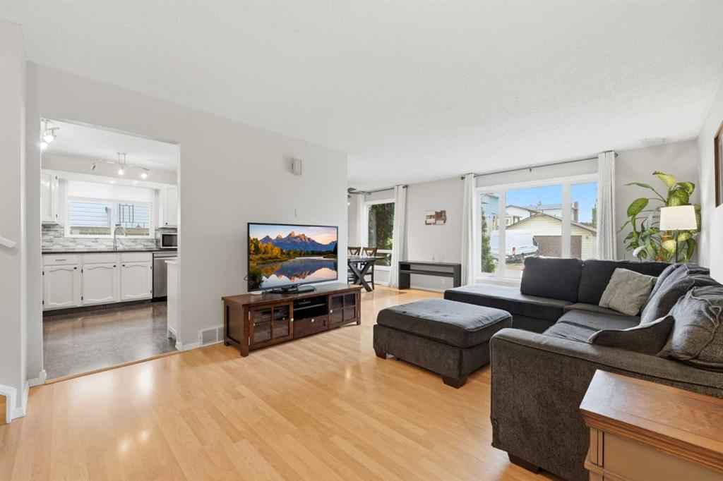 Picture for 32 Beddington Rise NE
