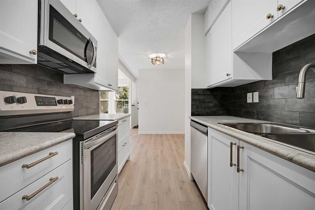 Picture for 1402, 544 Blackthorn Road NE