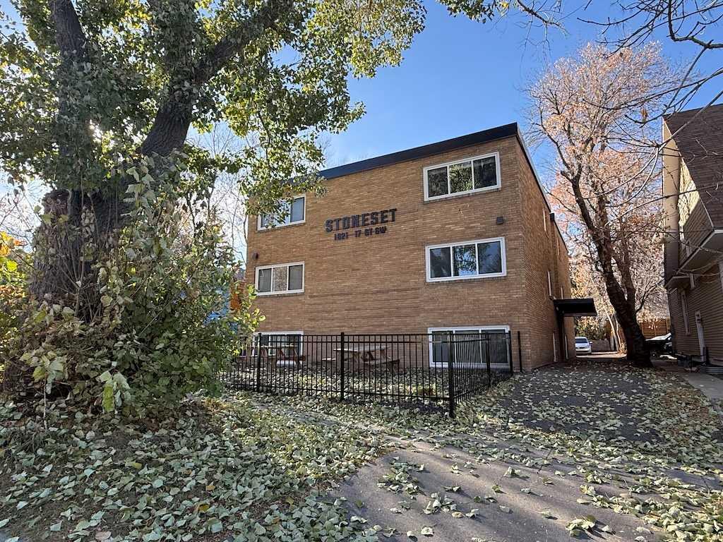 Picture for 1821 17 Street SW