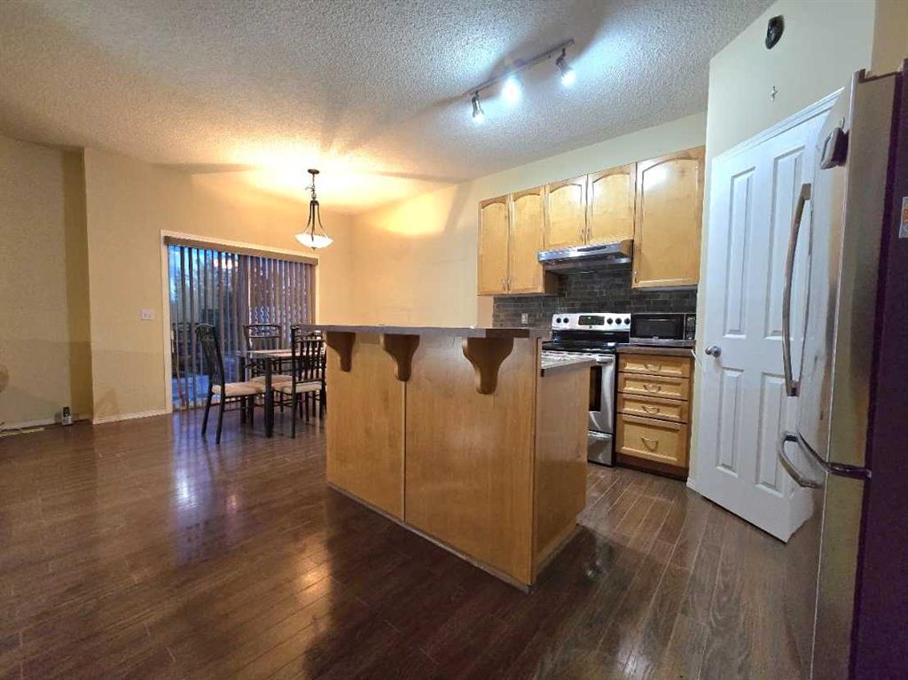 Picture for 13 Tuscany Ridge Mews NW