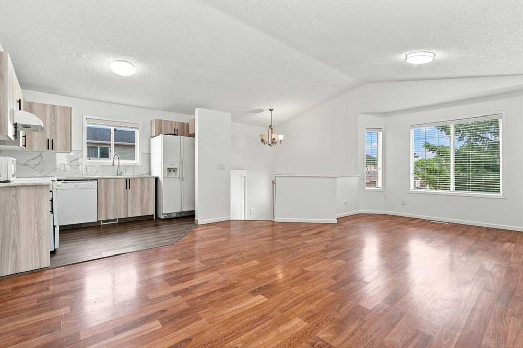 Picture for 11 Martin Crossing Rise NE
