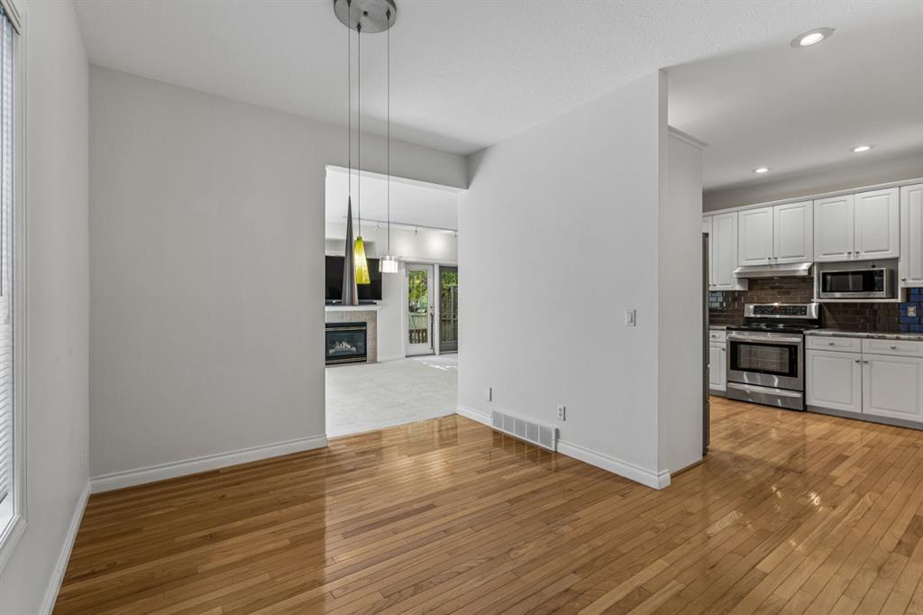 Picture for 16 Varsity Estates Gardens NW