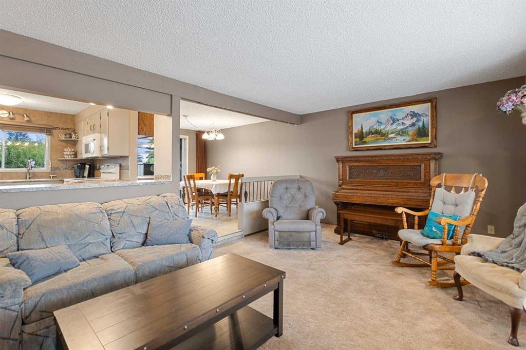 Picture for 224 Pinetree Bay NE