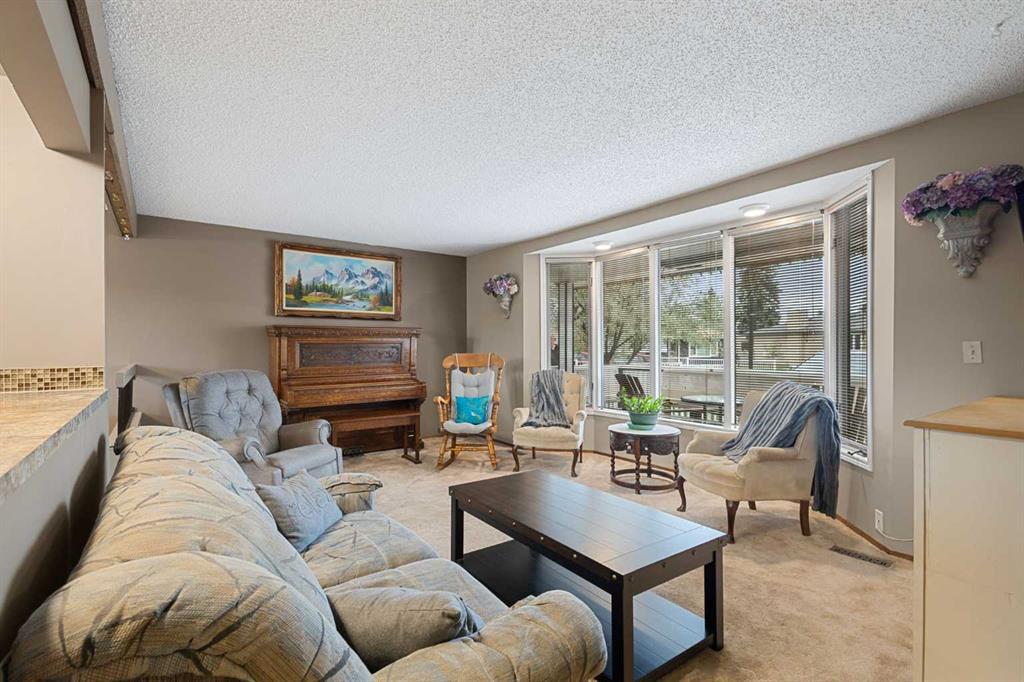 Picture for 224 Pinetree Bay NE