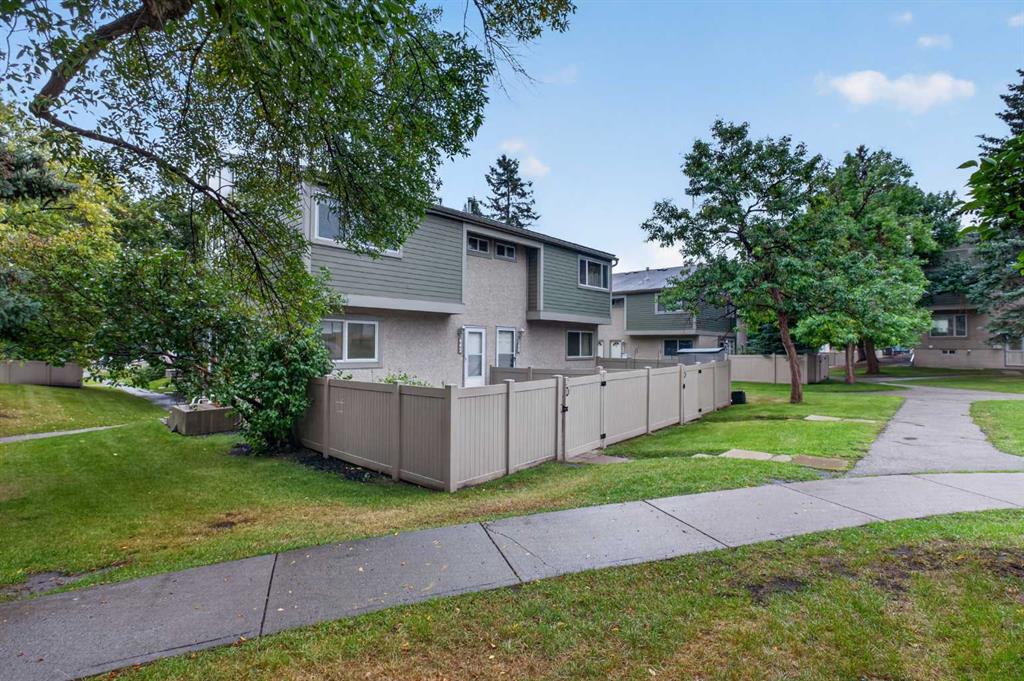 Picture for 442, 406 Blackthorn Road NE
