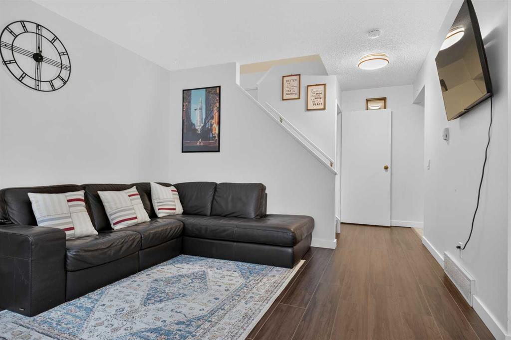 Picture for 442, 406 Blackthorn Road NE