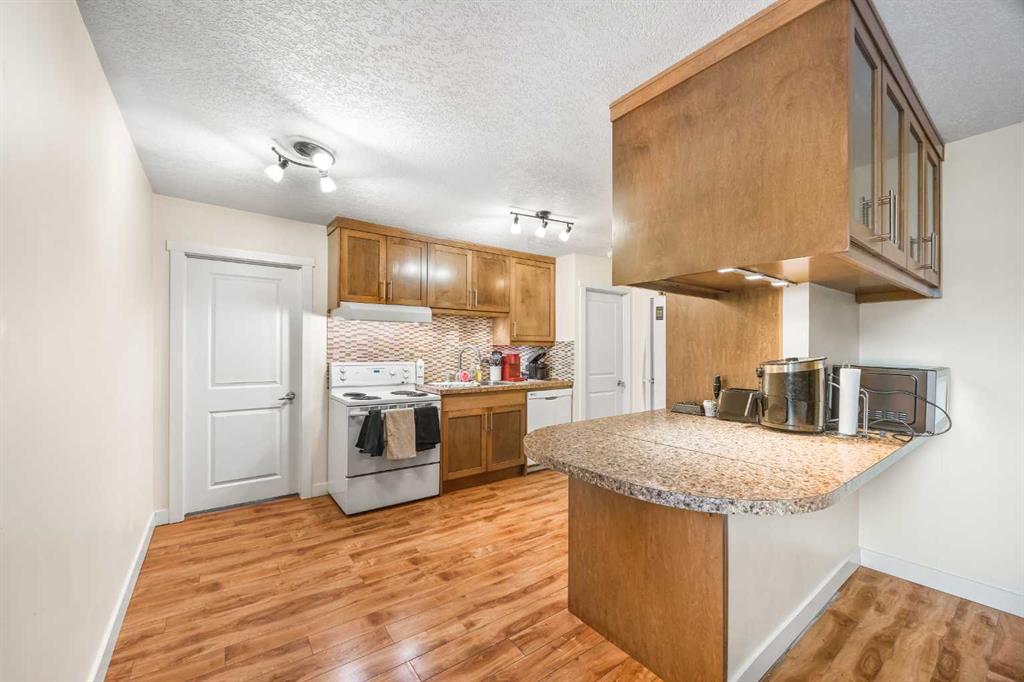 Picture for 102, 3103 Blakiston Drive NW