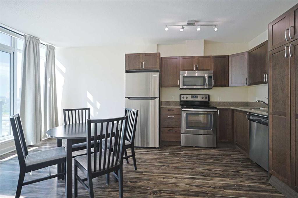 Picture for 904, 10 Brentwood Common NW