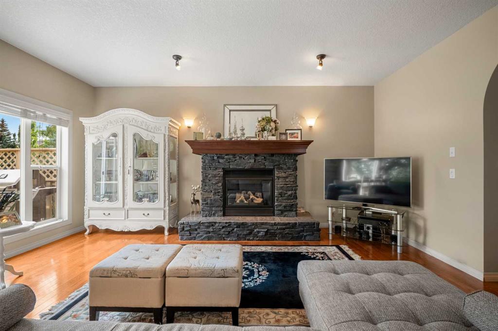 Picture for 50 Springborough Crescent SW